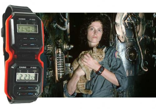 Корпуса часов CASIO F-100 были соединены для создания мистической атмосферы фантастического фильма ужасов «Чужой».