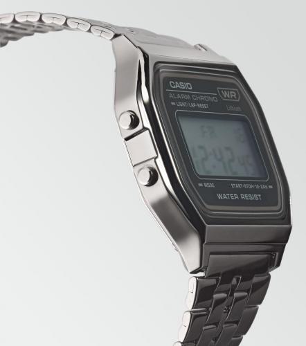 Прямоугольный полимерный корпус ретро часов CASIO VINTAGE A158WETB-1AEF серого цвета покрыт электрохимическим способом.