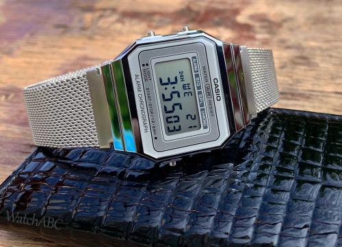 Стальной миланский браслет часов CASIO A700WEM-7AEF из гладкого фактурного полотна с мельчайшим плетением.