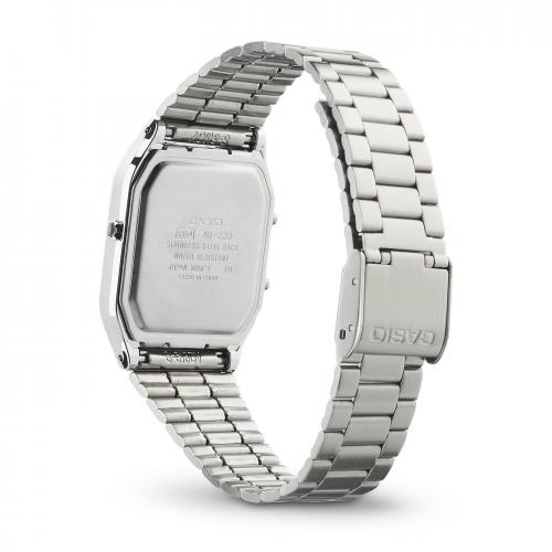 Прямоугольный пластиковый корпус серебристых часов CASIO AQ-230A-7DMQYES покрыт электрохимическим способом.
