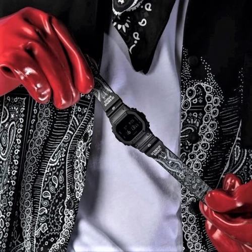 Принт ремешка часов G-SHOCK DW-5600BBOCT-1ER в стиле Octopus «bandana» разработан дизайнером Giorgio Di Salvo.