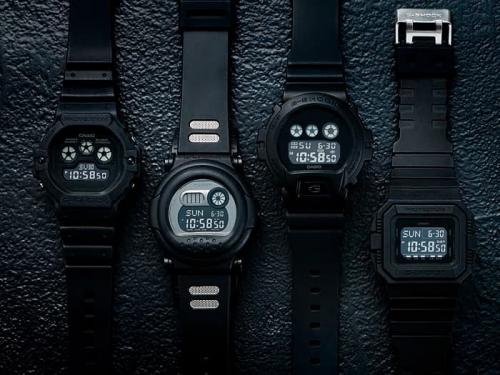 Серия часов G-SHOCK «Classic Basic Black» представлена 4 моделями: DW-5900BB-1, G-001BB-1, DW-6900BBA-1, DW-D5500BB-1.