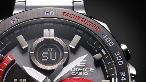 На черный IP black безель часов EDIFICE ECB-900DB-1AER нанесена тахиметрическая шкала для определения скорости движения.