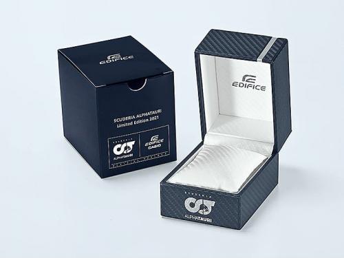 Часы CASIO EDIFICE EFR-571AT-1AER Third Limited Edition созданы в сотрудничестве с гоночной командой Scuderia AlphaTauri F1.
