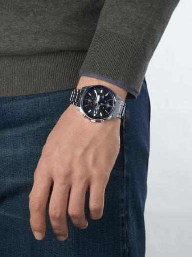 Часы EDIFICE EFV-610D-1AVUEF выполнены в минималистическом стиле с тщательно продуманным дизайном циферблата. 