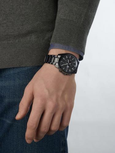 Часы EDIFICE EFV-610DC-1AVUEF выполнены в минималистическом стиле с тщательно продуманным дизайном циферблата. 