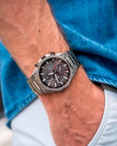 В часах EDIFICE EQB-1100DC-1AER реализована поддержка беспроводной связи Bluetooth с низким энергопотреблением (BLE).
