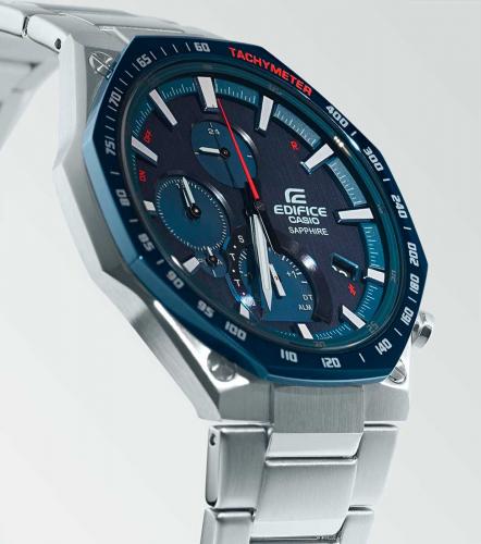 Сверхтонкий хронограф CASIO EQB-1100XDB-2AER флагманской серии EDIFICE EQB-1100 выполнен в новых сине-красных тонах.