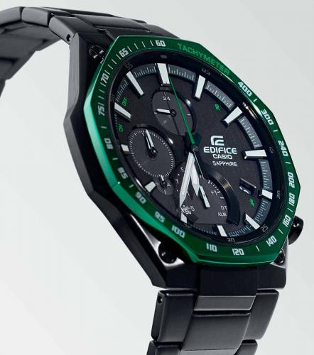 Флагманский Bluetooth хронограф CASIO EQB-1100XDC-1AER серии EDIFICE EQB-1100 выполнен в новых черно-зеленых тонах.
