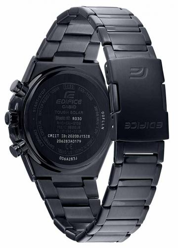 Стальная IP black застежка клипса-автомат с 2 кнопками надежно фиксирует часы EDIFICE EQB-1100XDC-1AER Super Slim на запястье.