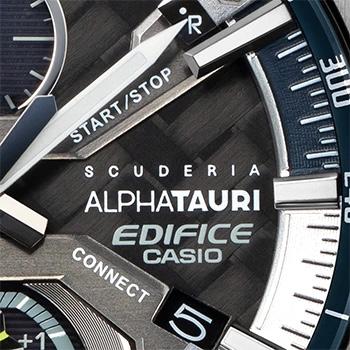 Логотип команды Scuderia AlphaTauri F1 выгравирован на карбоновом циферблате и задней крышке часов EQB-1200AT-1AER.
