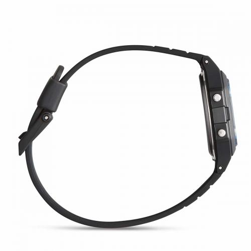 Матовые стальные кнопки черных часов CASIO F-105W-1AWYEF легко нажимаются и обладают быстрым откликом на нажатие.