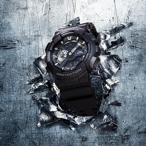 Инверсные черные часы CASIO GA-110-1BER получили объемные блестящие индексы и эксцентричные стрелки в виде шестеренок.
