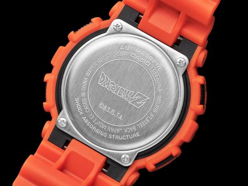 Логотип «Dragon Ball Z» выгравирован на задней крышке часов G-Shock GA-110JDB-1A4ER.