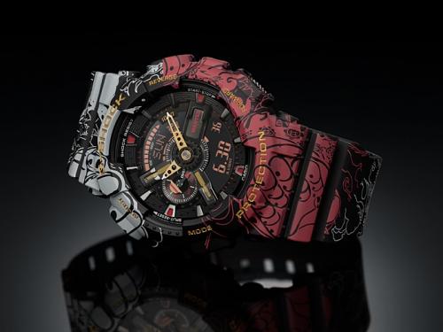 Большой корпус удачно гармонирует с крупными рифлеными кнопками часов CASIO G-SHOCK «ONE PIECE» GA-110JOP-1A4ER.