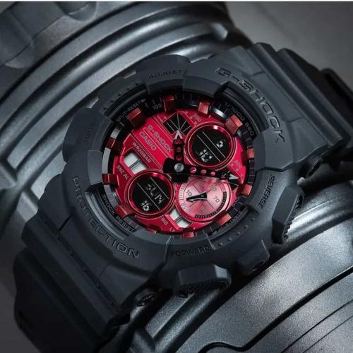 Часы G-SHOCK GA-140AR-1AER «Adrenaline Red» выполнены в матово-черном цвете с металлизированным красным циферблатом.