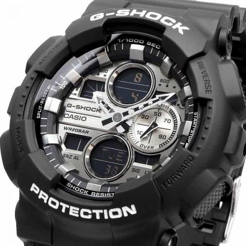 Крупные аналогово-цифровые часы G-SHOCK GA-140GM-1A1ER (аналог серий GA-100/110) с ассиметричным дизайном циферблата.