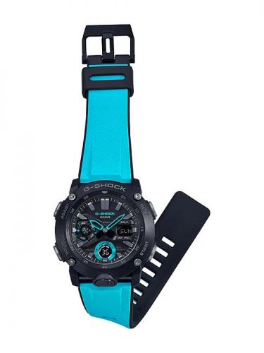 Часы G-SHOCK GA-2000-1A2ER комплектуются двухслойным синим полимерным ремешком с черной внутренней стороной.
