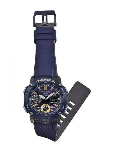 Часы G-SHOCK GA-2000-2AER комплектуются двухслойным синим полимерным ремешком с серой внутренней стороной.