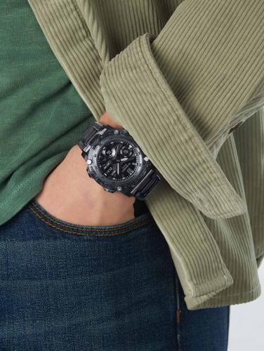 Дымчато-прозрачный G-SHOCK GA-2000SKE-8AER чарует правильностью форм и увлекает в вечность, на грани манит в бесконечность.