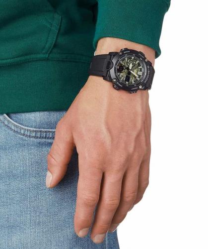 Милитари часы G-SHOCK GA-2000SU-1AER нашли своё место в ежедневном стиле одежды современного мужчины.