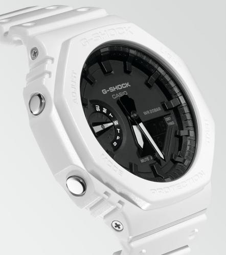 Часы G-SHOCK GA-2100-7AER с октагоновым безелем получили прозвище CasiOak из-за схожести с Royal Oak от Audemars Piguet.