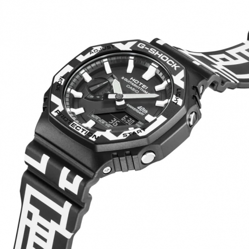 Корпус часов GA-2100HT-1ADR изготовлен из карбона по технологии Carbon Core Guard и защищен черной полимерной накладкой.