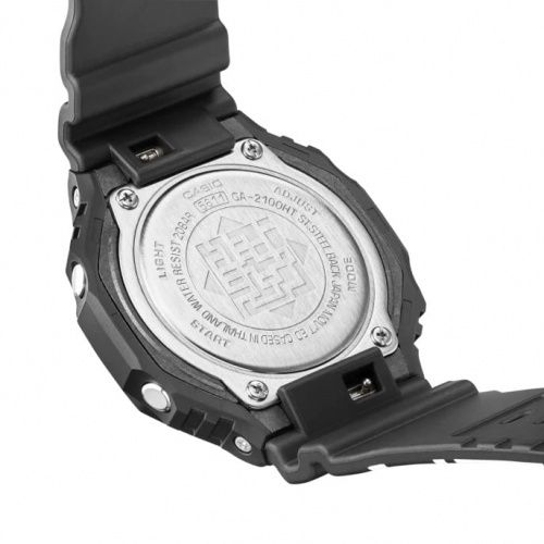 На заднюю крышку часов G-SHOCK GA-2100HT-1ADR выгравирована пиктограмма, напоминающая узор на гитаре Hotei.