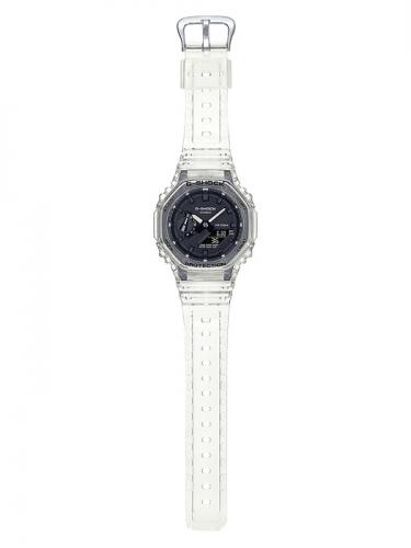 Корпус и ремешок часов CASIO G-SHOCK GA-2100SKE-7AER выполнены из белого полупрозрачного полимерного материала.