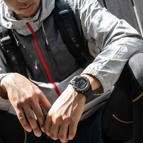Аналогово-цифровой карбоновый CASIO G-Shock GA-2200BB-1AER черного цвета - ты высший класс, в своем деле ты просто асс!