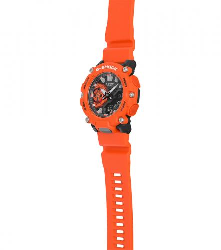 Толщина карбоновых часов GA-2200M-4AER составляет всего 12,8 мм благодаря новой усовершенствованной конструкции корпуса.
