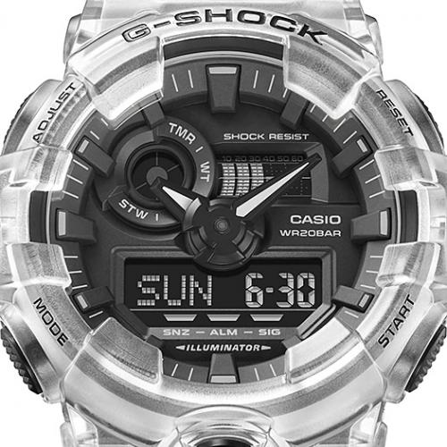 Инверсная индикация и контрастные стрелки часов G-SHOCK GA-700SKE-7AER позволяют легко считывать информацию.