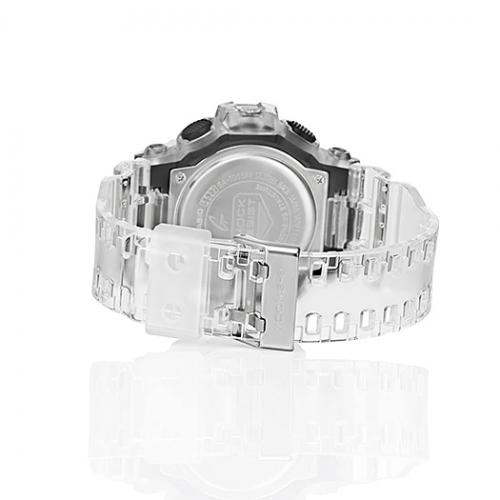 Стальная застежка с двойной фиксацией надежно удерживает часы G-SHOCK GA-700SKE-7AER Skeleton на запястье.