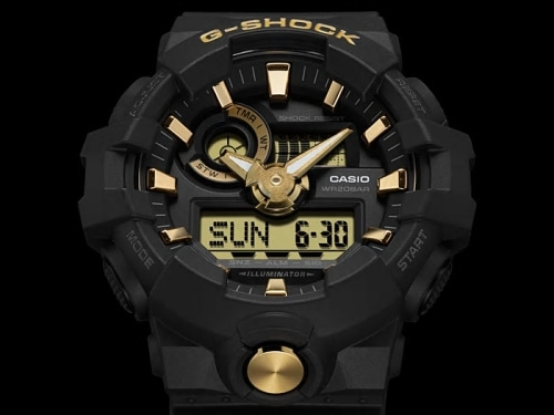 Металлическая кнопка LED-подсветки вынесена на переднюю панель корпуса часов CASIO G-SHOCK GA-710B-1A9ER.