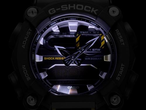 Подсветка аналоговой индикации часов G-SHOCK GA-900-1AER осуществляется с помощью сверхяркого светодиода.