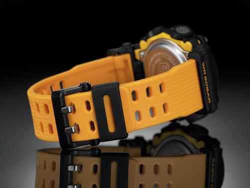 Черная застежка часов G-SHOCK GA-900A-1A9ER выполнена из полимерного материала с надежной двойной фиксацией.