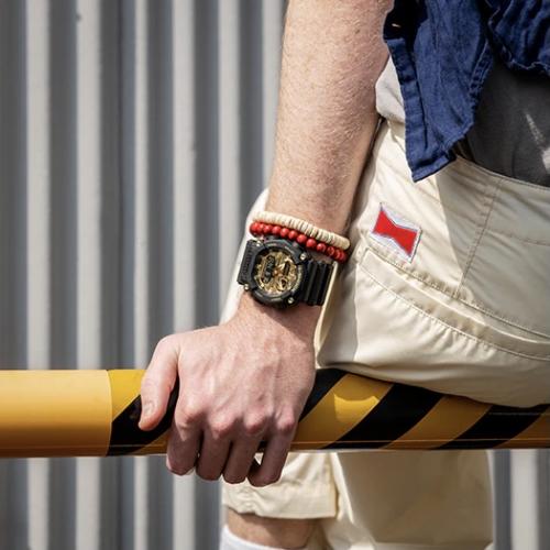 Авангардный образ современного мужчины подчеркнут часы G-SHOCK GA-900AG-1AER, выполненные в индустриальном дизайне.