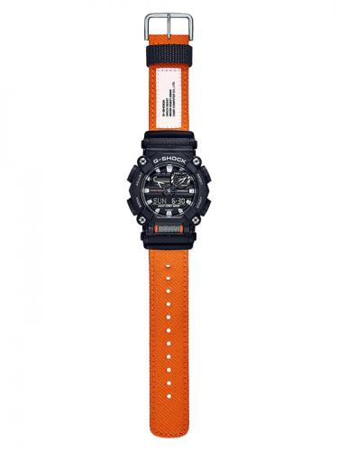 Индустриальный 10-гранный дизайн черного корпуса часов G-SHOCK GA-900C-1A4ER напоминает крепежный элемент - гайку.