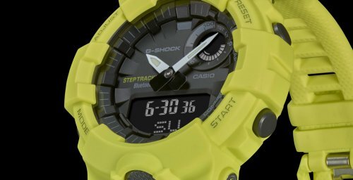 Контрастные стрелки и электронные индикаторы позволяют легко считывать информацию с часов G-SHOCK GBA-800-9AER.