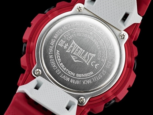 Логотип «EVERLAST» выгравирован на стальной задней крышке лимитированных часов CASIO G-SHOCK GBA-800EL-4AER.