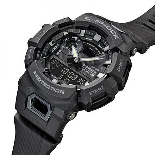 Функция Life Log часов G-SHOCK GBA-900-1AER отслеживает количество шагов для расчета расстояния и сожженных калорий.