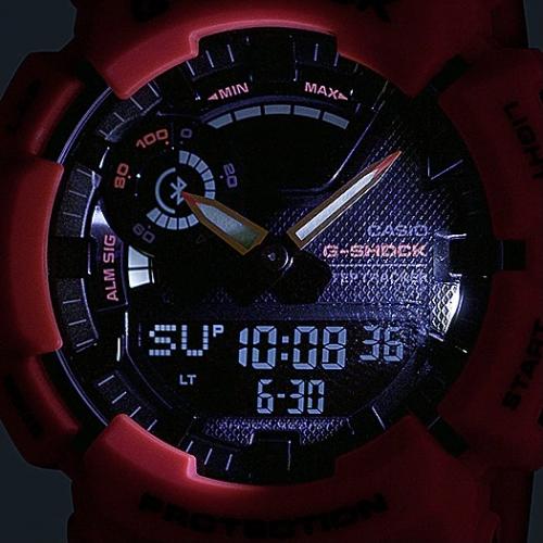 Подсветка циферблата часов G-SHOCK GBA-900-4AER осуществляется с помощью яркого светодиода и стрелок с Neo-Brite.