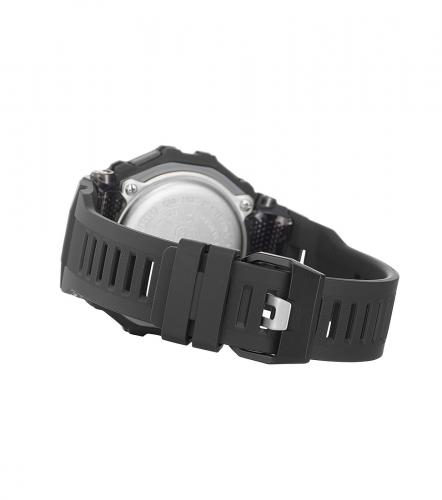 Дополнительные отверстия в мягком уретановом ремешке часов G-SHOCK GBD-200-1ER для идеального обхвата запястья.