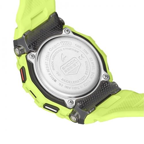 Черные протекторы на задней крышке часов CASIO GBD-200-9ER обеспечивают плавное прилегание к тыльной стороне запястья.