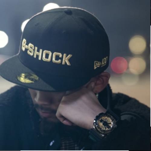 New Era Cap Company является официальным поставщиком бейсболок Высшей лиги бейсбола, часы G-SHOCK GM-110NE-1AER.