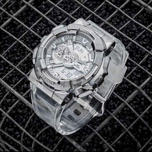 Ударопрочные часы G-SHOCK GM-110SCM-1AER получили кованую стальную накладку на корпус из полимерного материала.