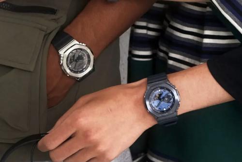 Серия октагоновых часов G-SHOCK GM-2100 CasiOak со стальными накладками на корпусах: GM-2100-1AER и GM-2100N-2AER.