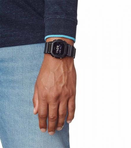 Чёрный стальной G-SHOCK GM-5600B-1ER добавляет новизну и необычные грани в привычный образ - это стильно и лаконично.