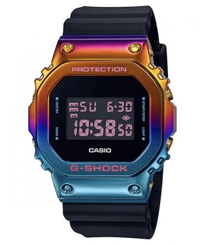 Лимитированные часы CASIO G-SHOCK GM-5600SN-1ER «BE@RBRICK» стальная Rainbow накладка, полимерный ремень, digi wr200m.