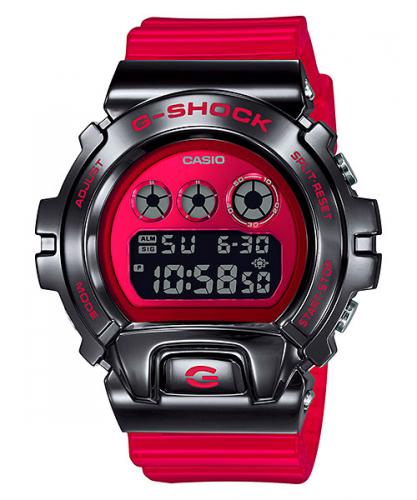 Крупные электронные противоударные часы CASIO G-SHOCK GM-6900B-4ER Metal Covered Red со стальной накладкой IP-black, wr200m.